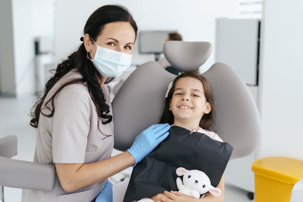 little beautiful girl-with dentist